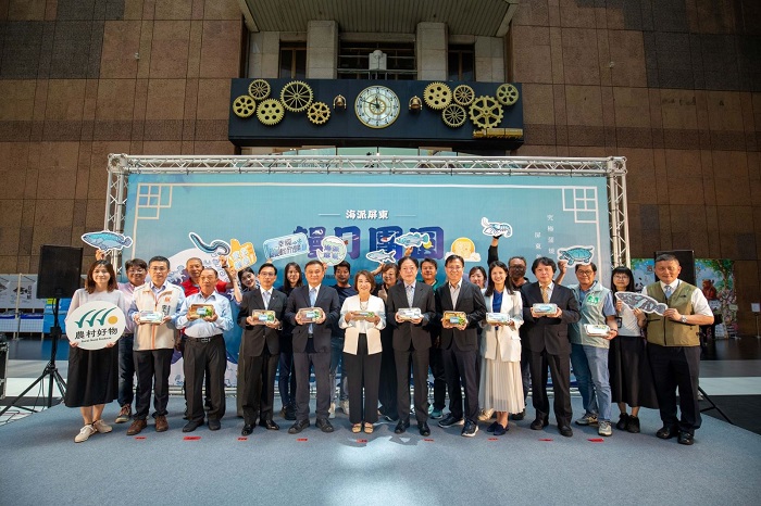 屏東縣政府攜手臺灣鐵路公司推出「鰻月團圓」雙鰻便當,9月23日至10月5日限量販售。(圖/屏東縣府提供)